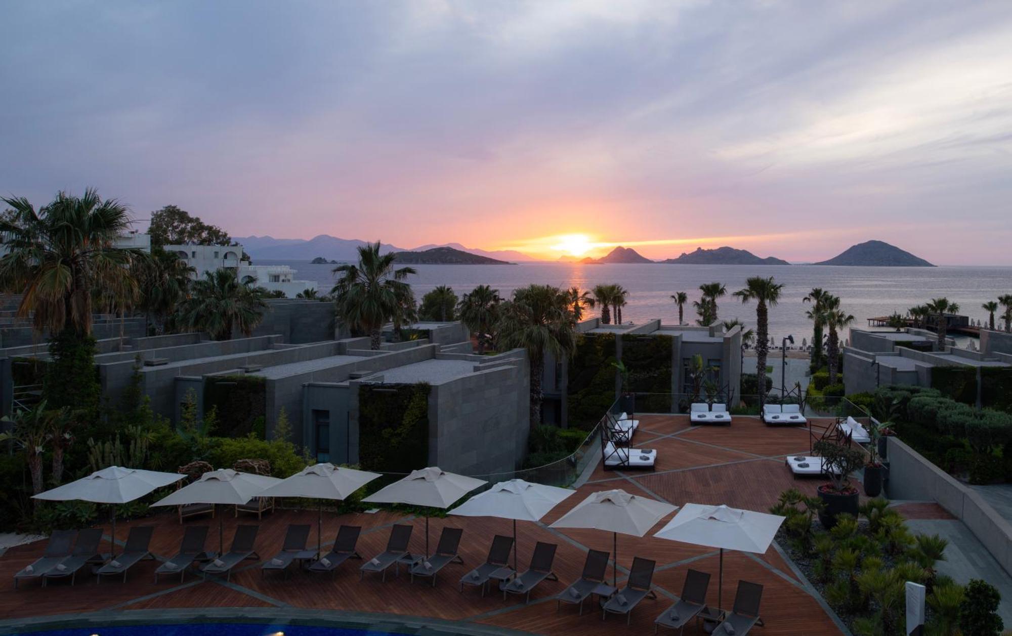 Курортний комплекс Swissotel Bodrum Тургутрейс