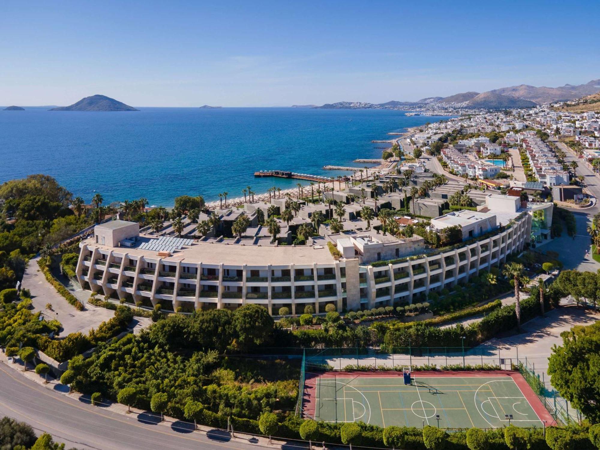 Курортний комплекс Swissotel Bodrum 5*