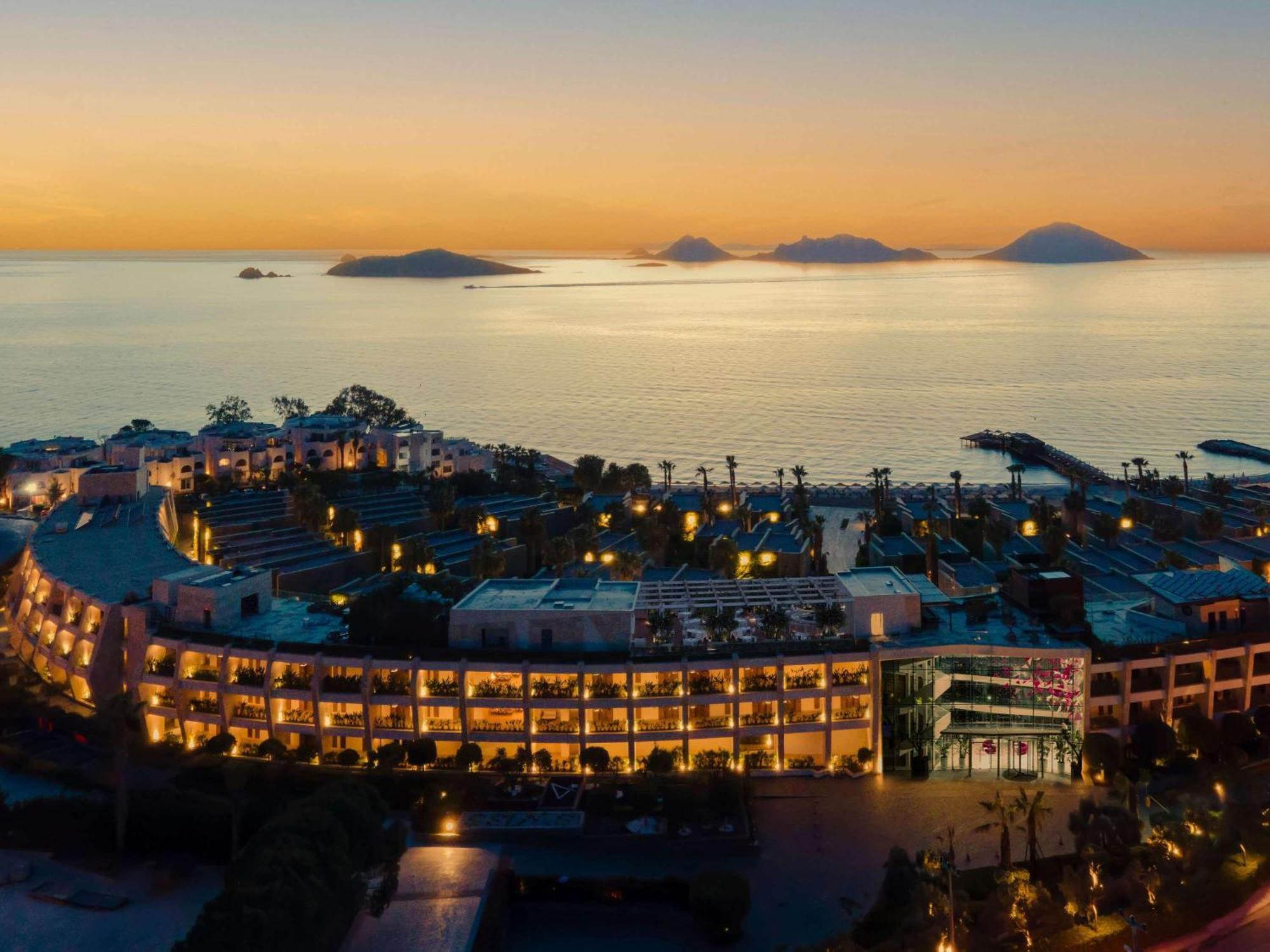 Курортний комплекс Swissotel Bodrum Тургутрейс