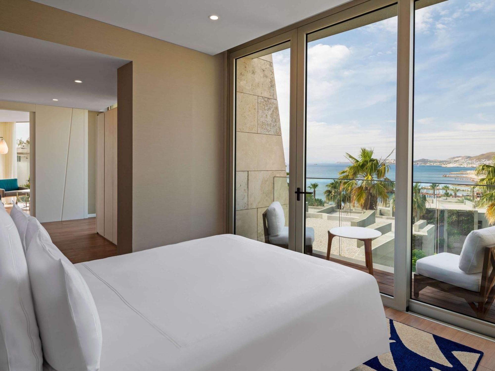 Курортний комплекс Swissotel Bodrum